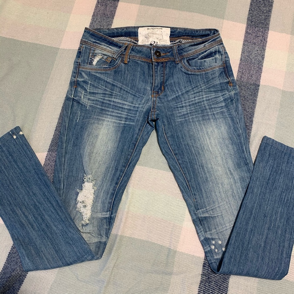 DOLLHOUSE Ripped Jeans - Picture 5 of 11